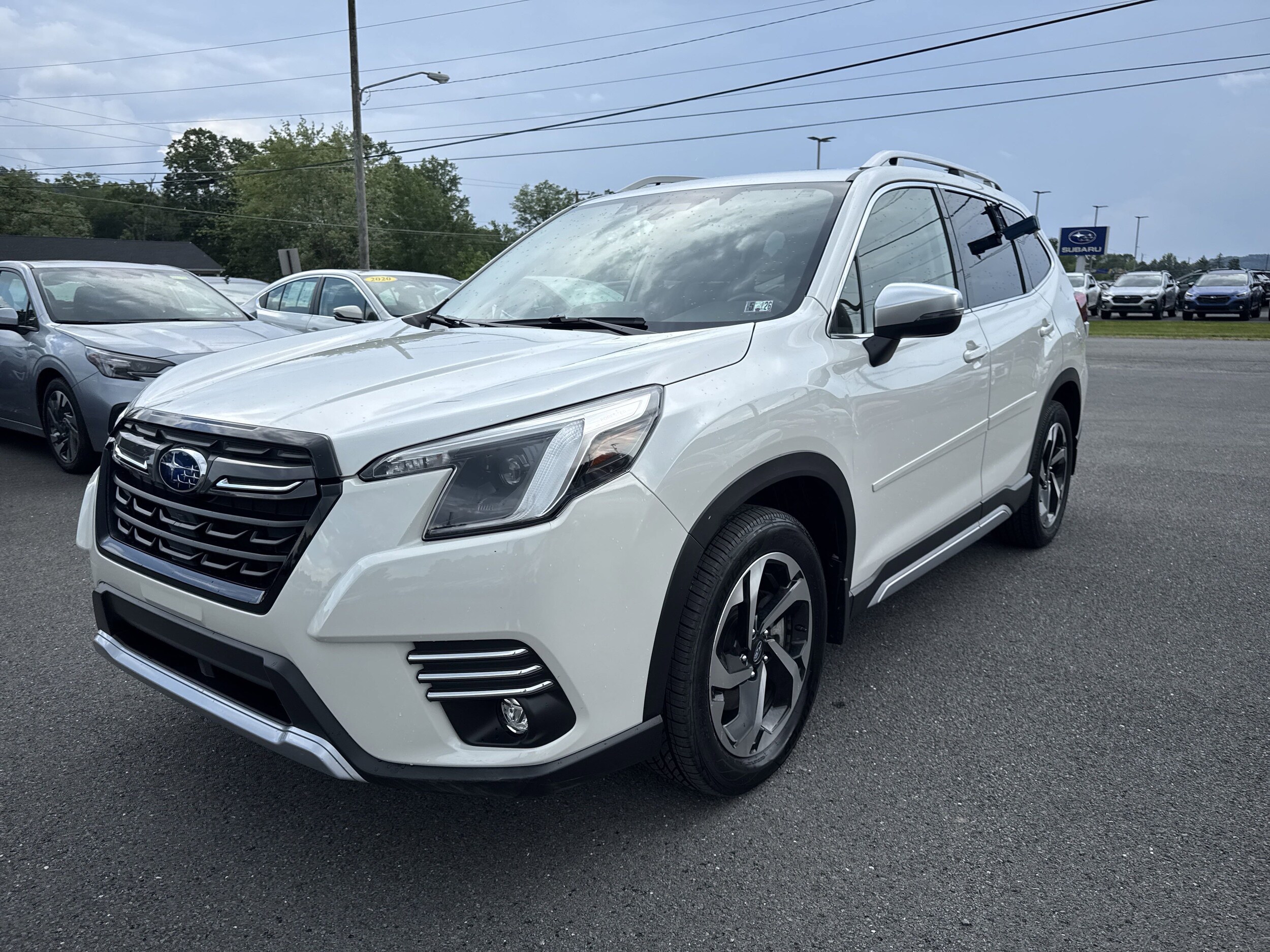 2022 Subaru Forester Touring photo 2
