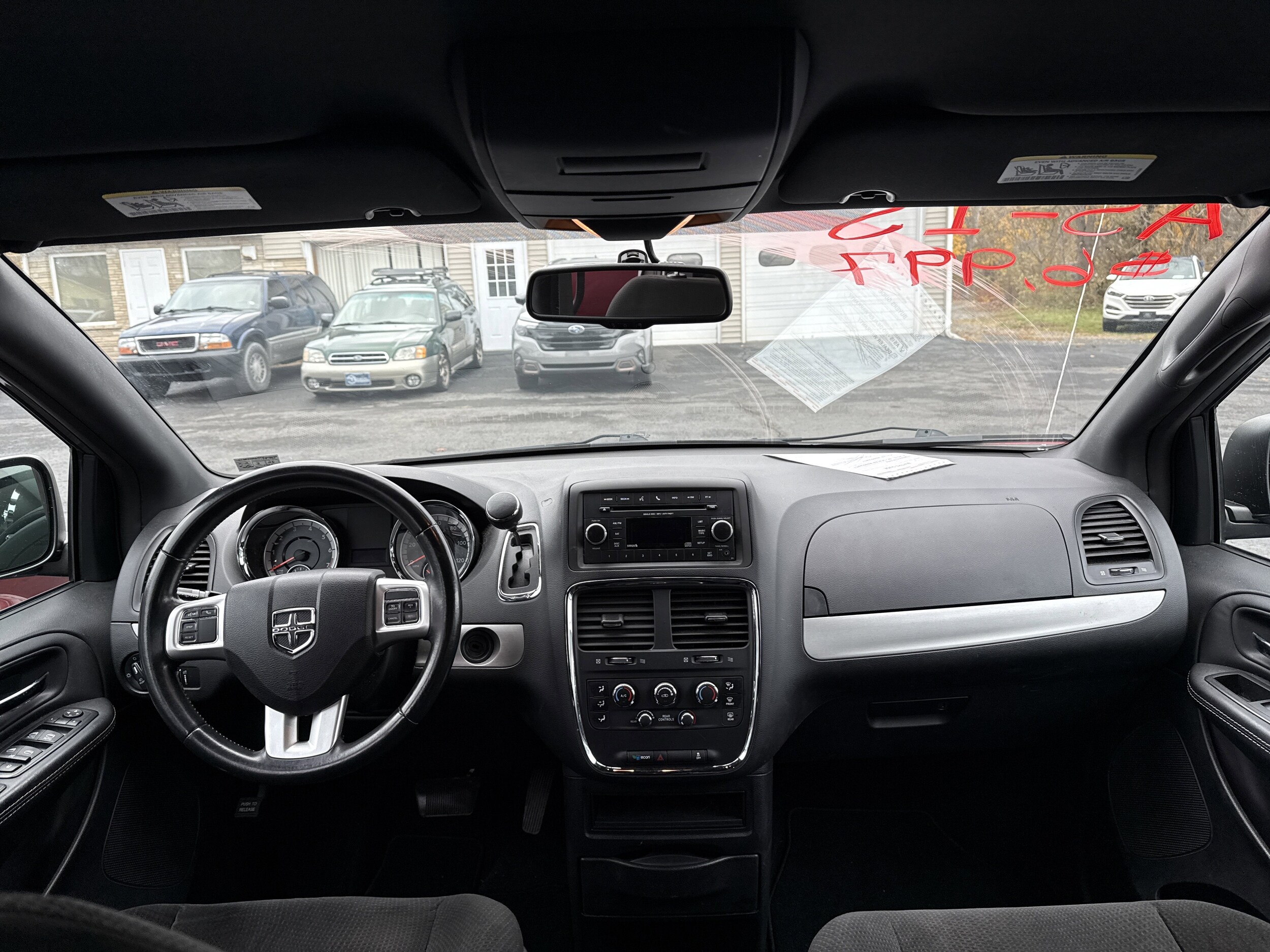 2015 Dodge Grand Caravan SE photo 2