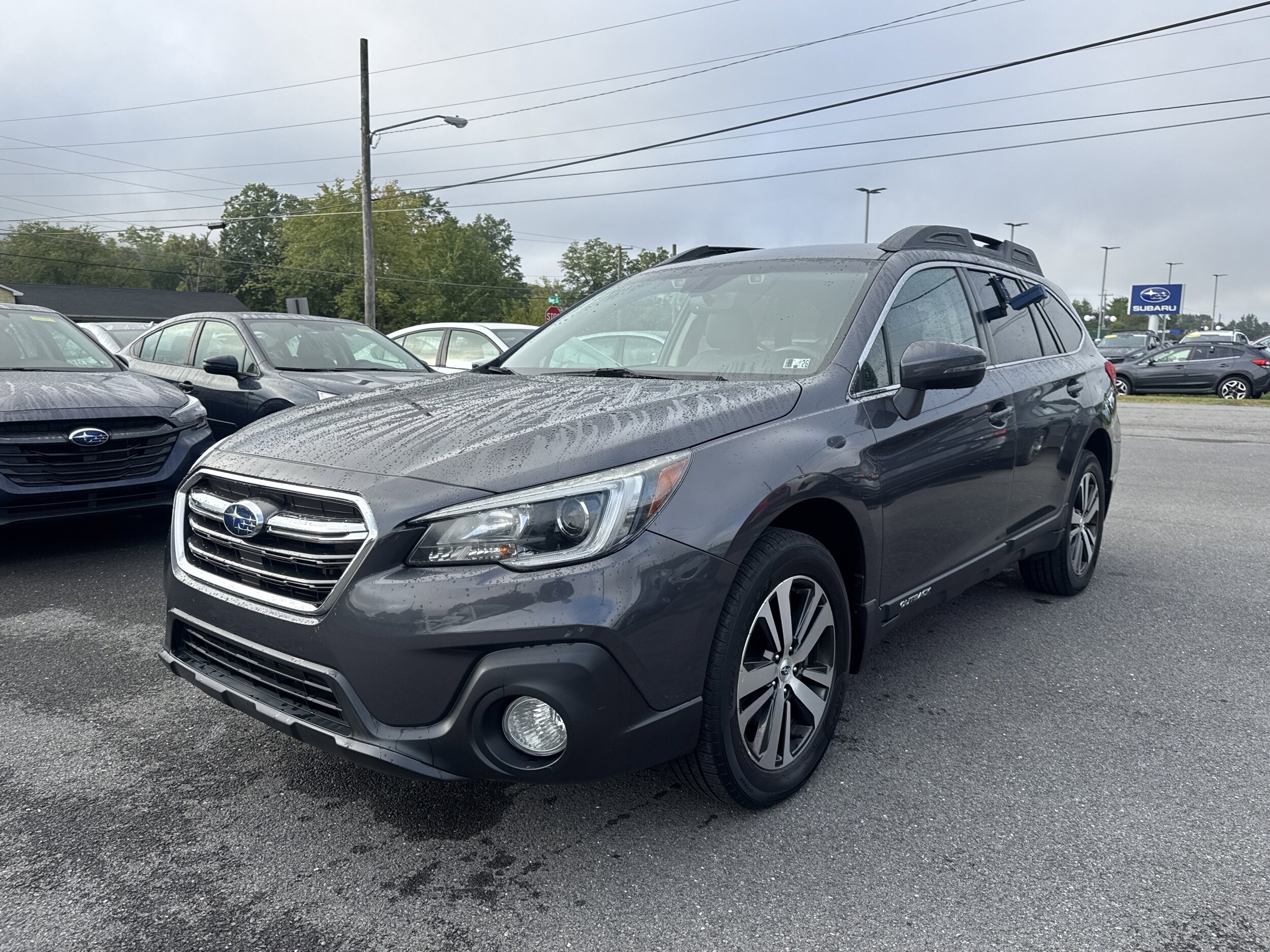 2019 Subaru Outback Limited photo 2