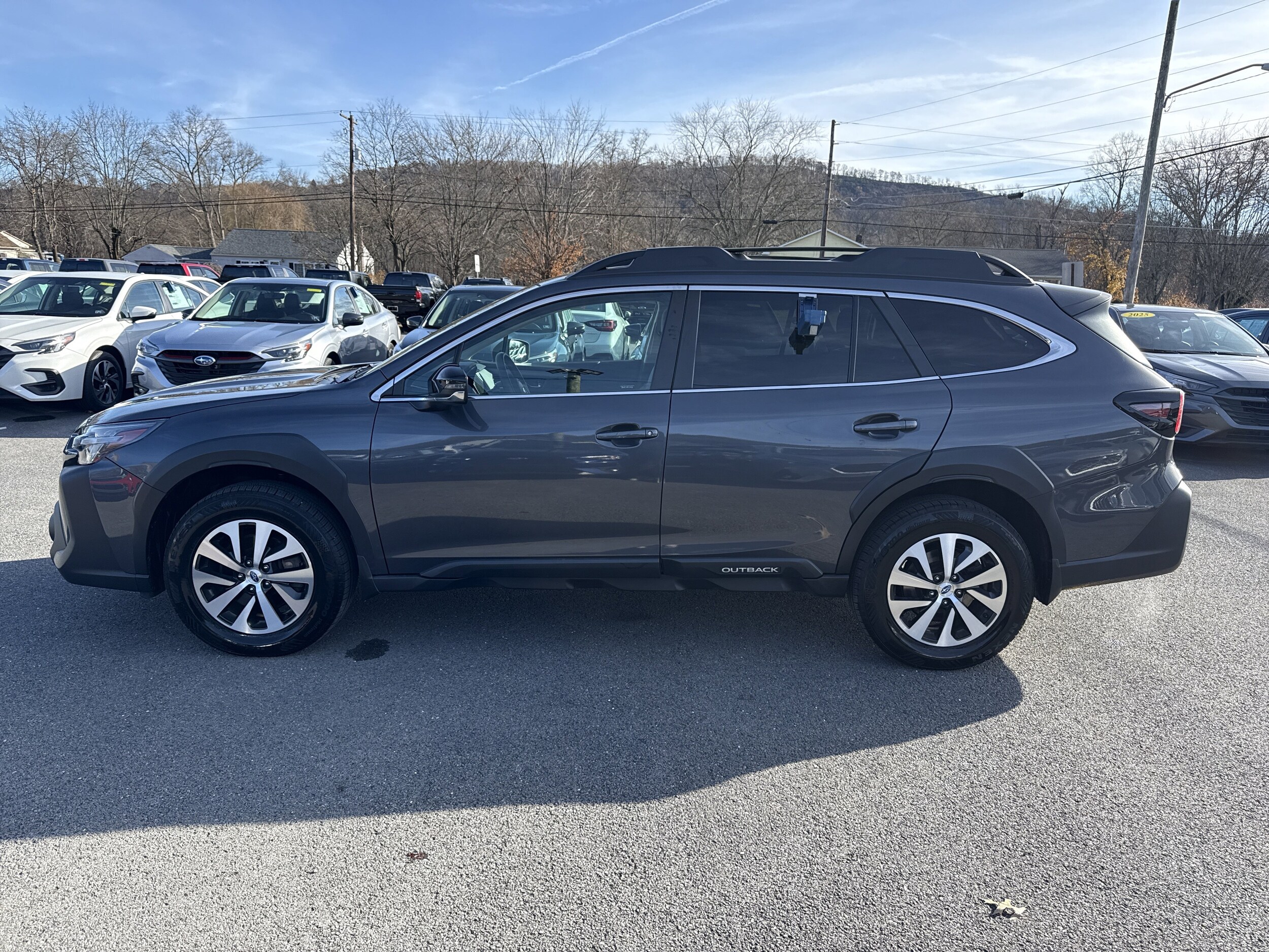 2023 Subaru Outback Premium photo 3