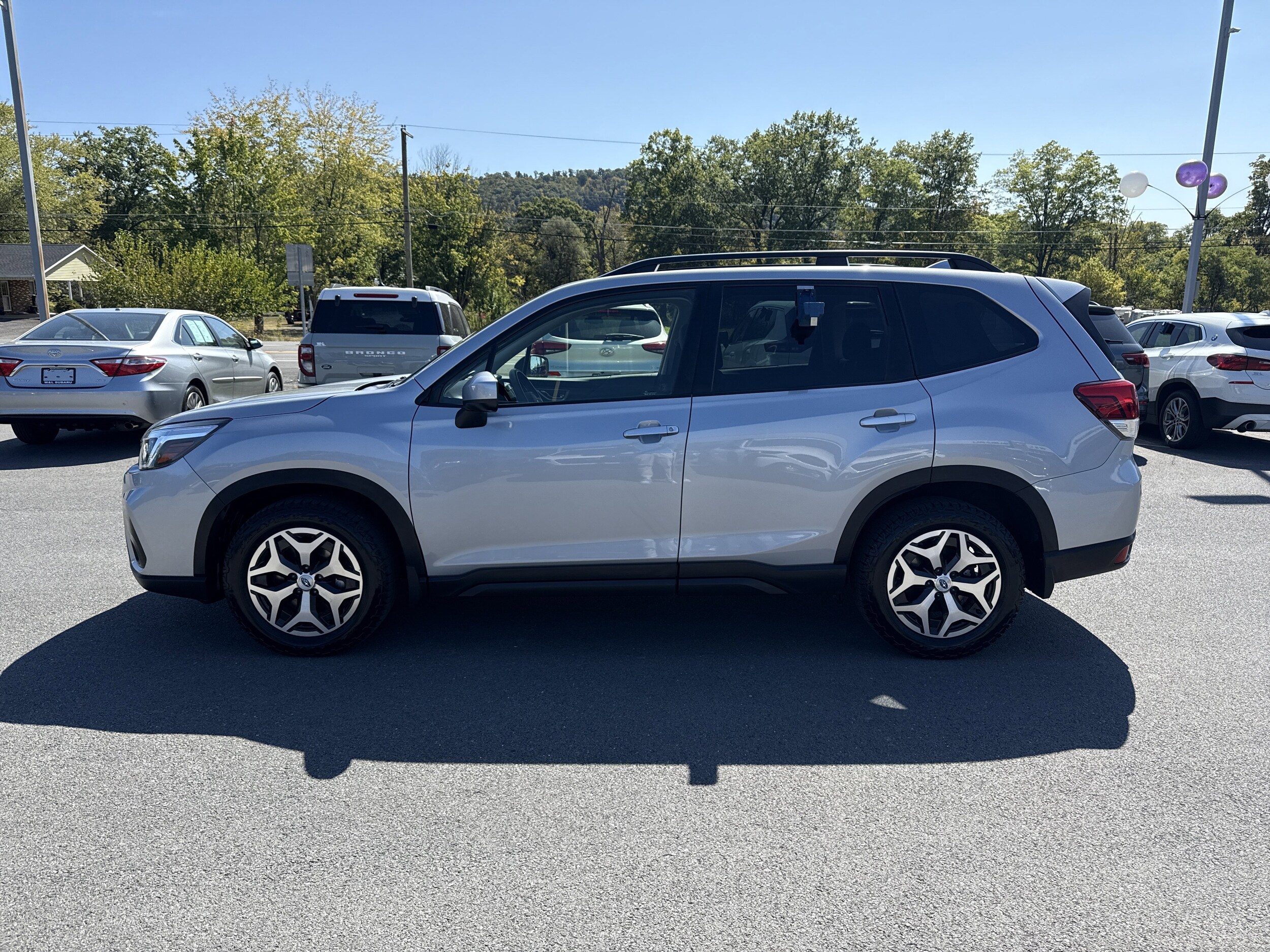 2020 Subaru Forester Premium photo 3