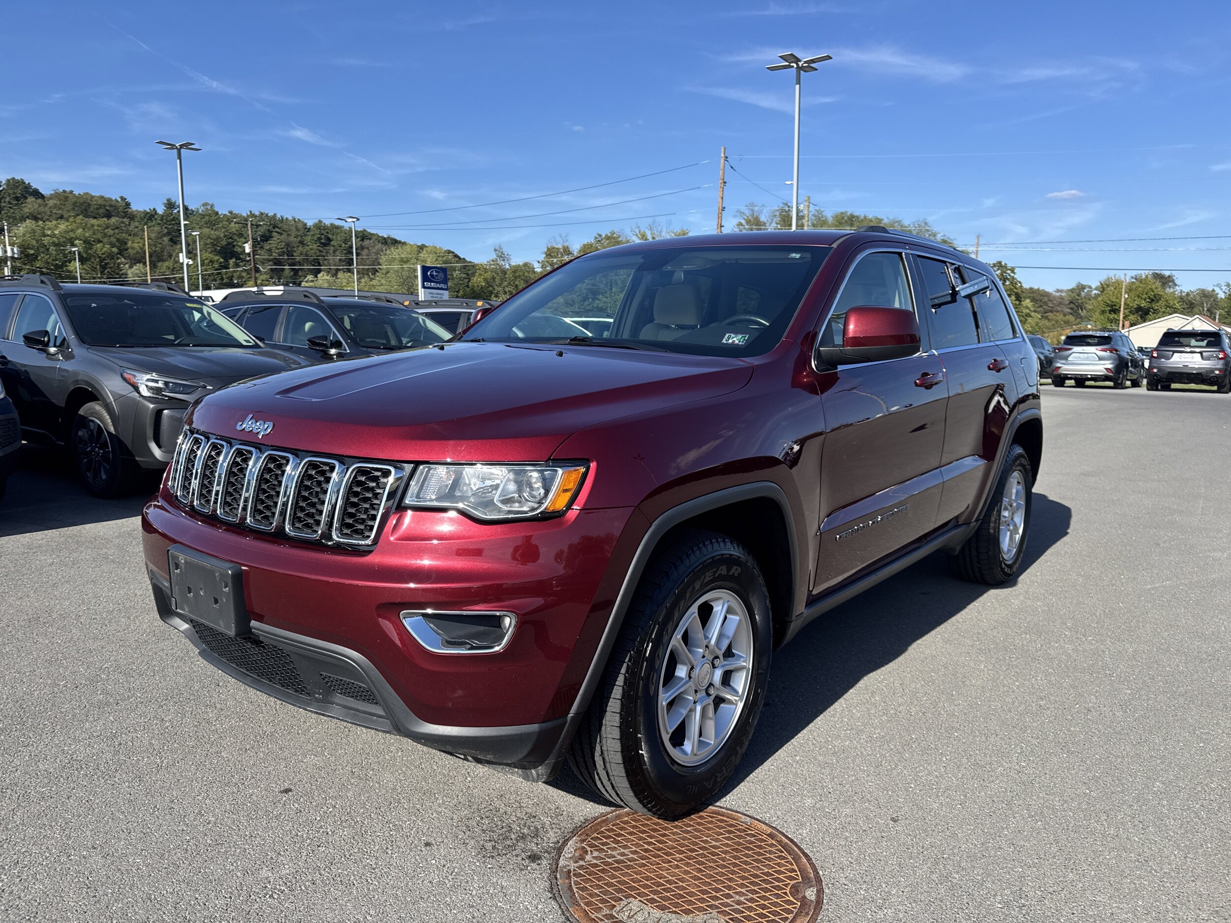2020 Jeep Grand Cherokee Laredo E photo 2
