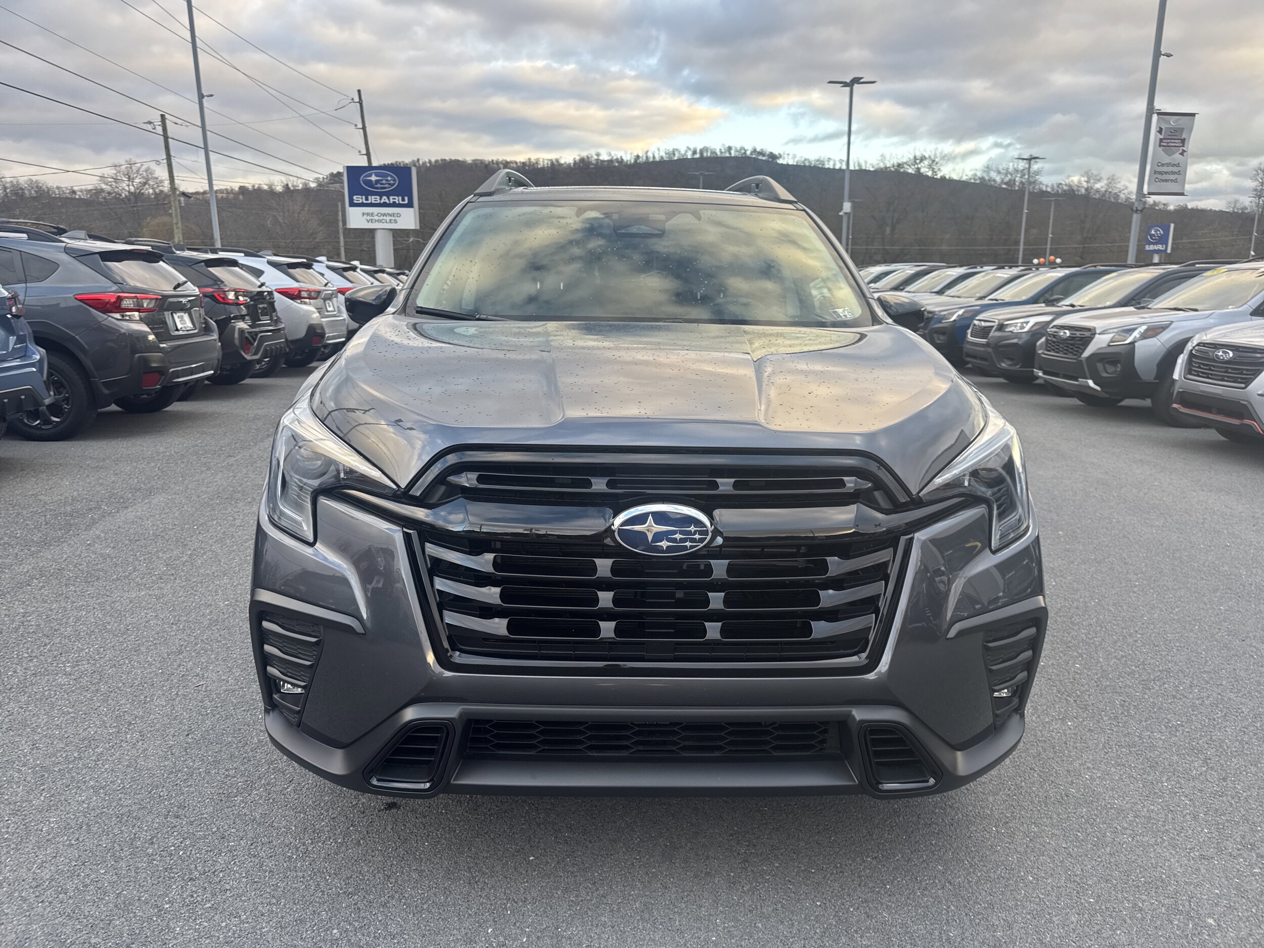 2025 Subaru Ascent Onyx Edition photo 2