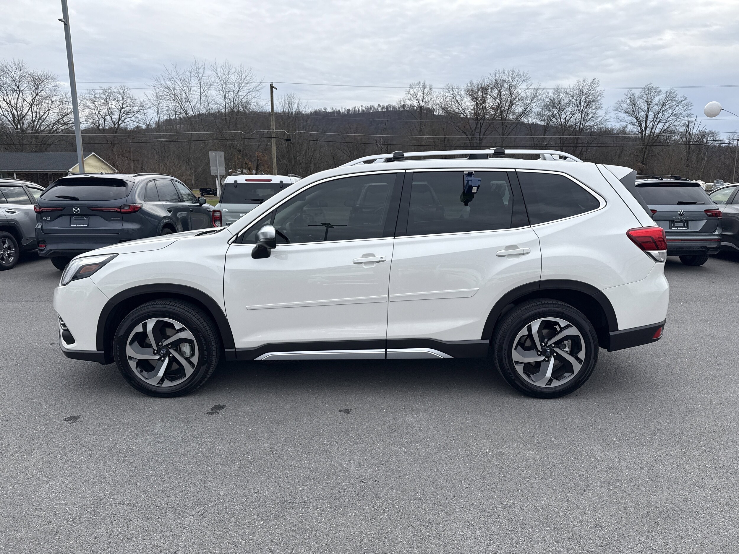 2023 Subaru Forester Touring photo 3