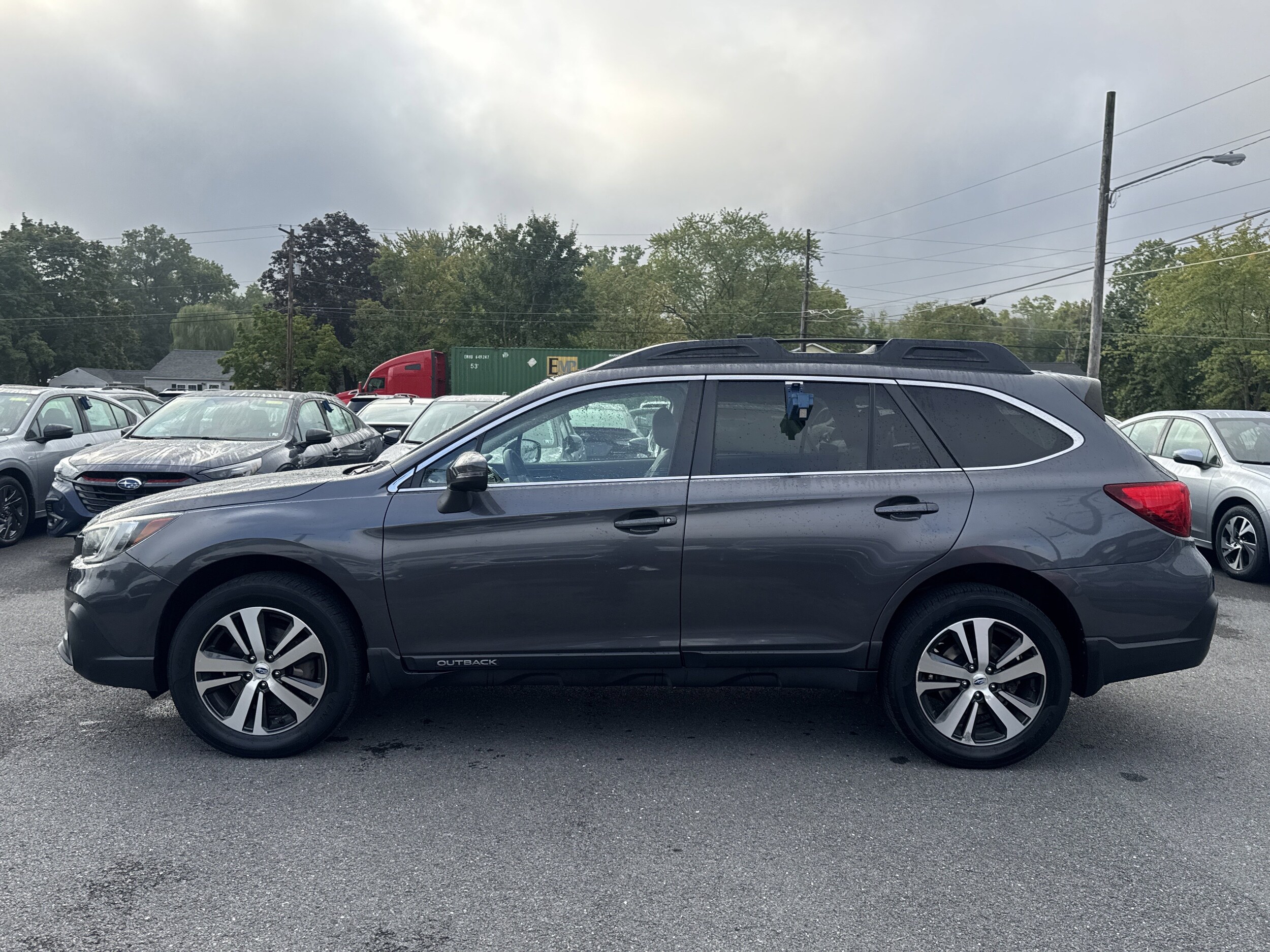 2019 Subaru Outback Limited photo 3