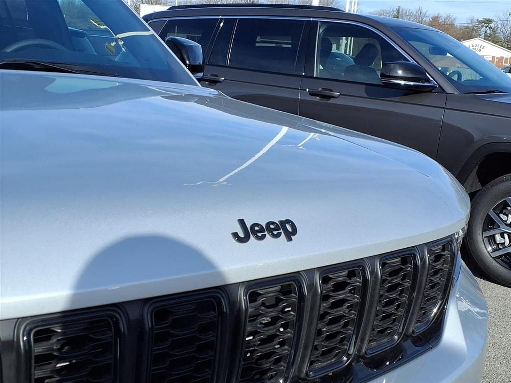 2025 Jeep Grand Cherokee Altitude - Photo 19