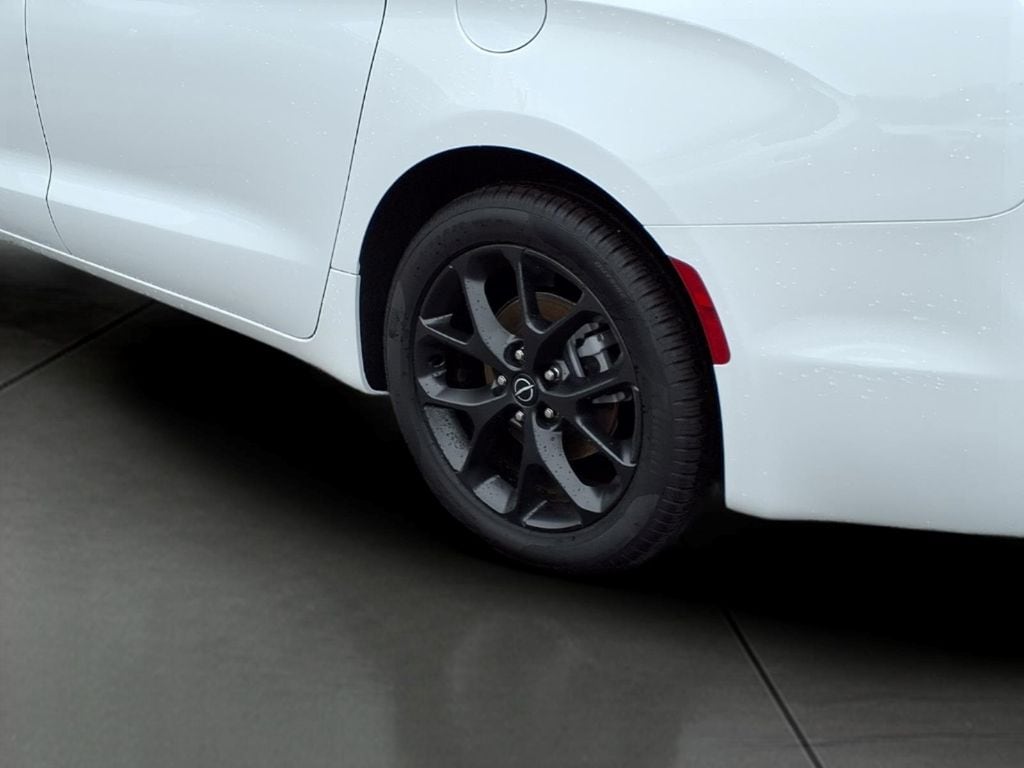 2026 Chrysler Pacifica Limited - Photo 19