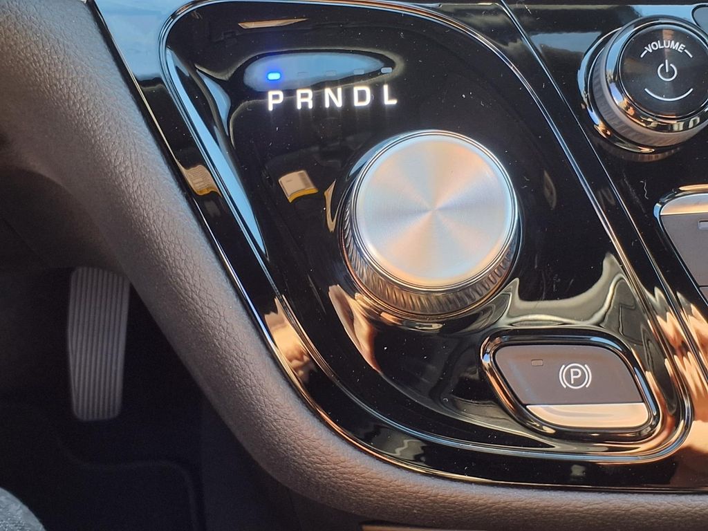 2025 Chrysler Pacifica Select - Photo 8