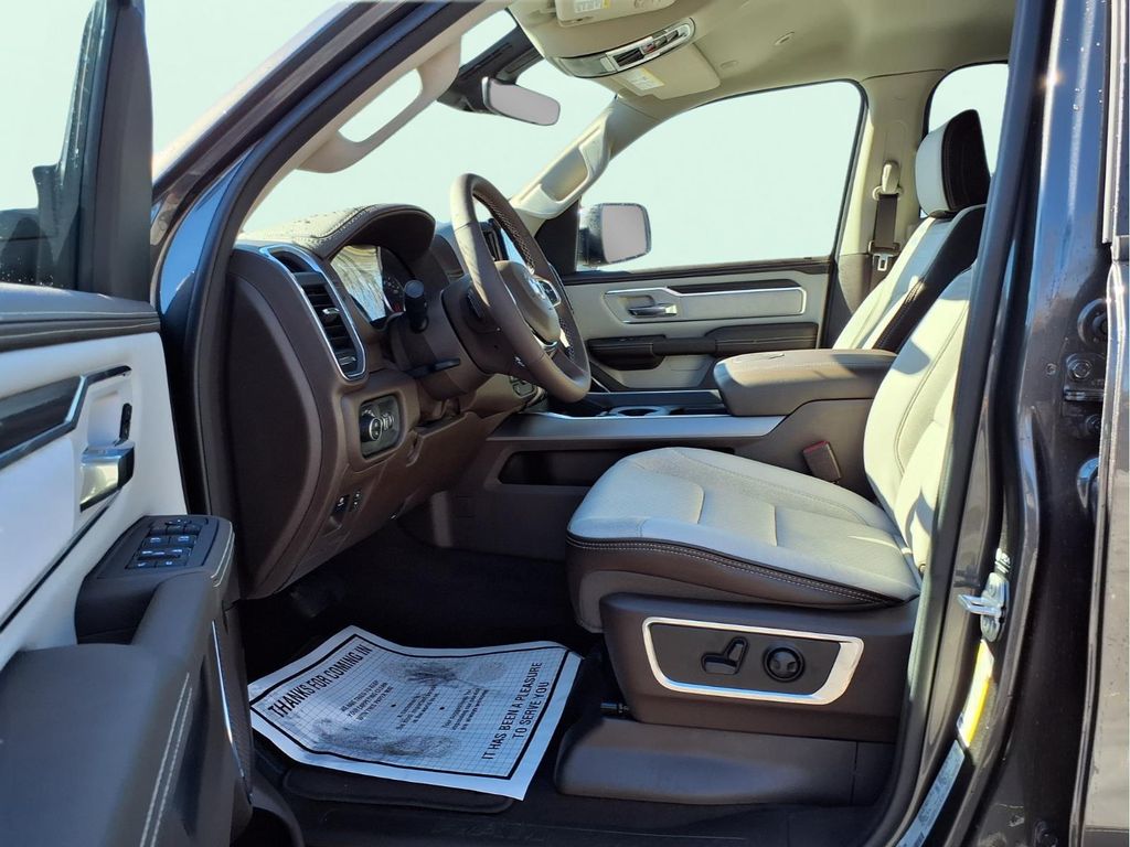 2025 RAM 1500 Laramie - Photo 17