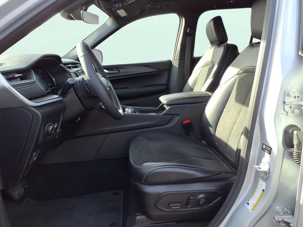 2025 Jeep Grand Cherokee Altitude - Photo 14