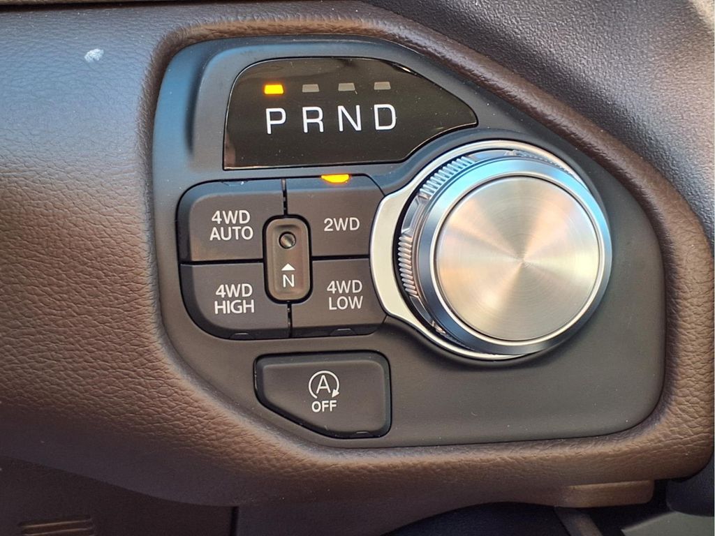 2025 RAM 1500 Laramie - Photo 9