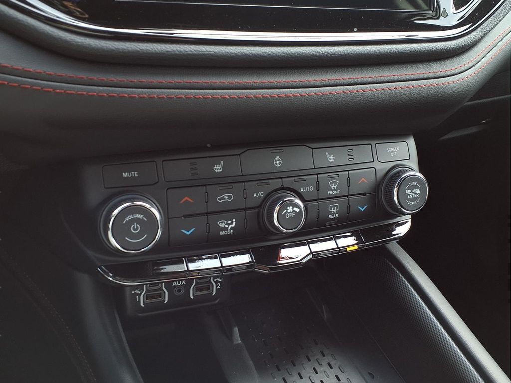 2025 Dodge Durango R/T - Photo 6