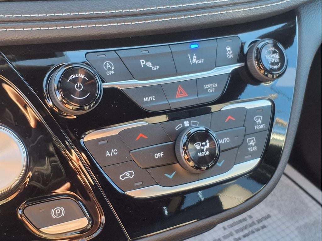 2025 Chrysler Pacifica Select - Photo 7