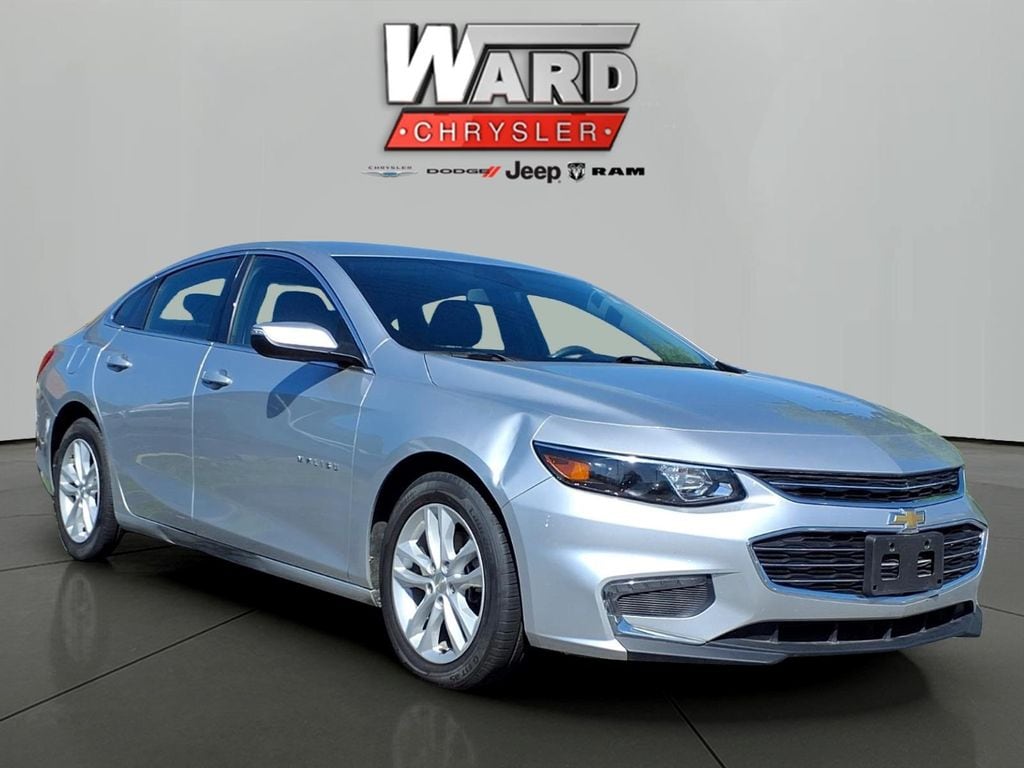 Used 2018 Chevrolet Malibu 1LT with VIN 1G1ZD5STXJF244584 for sale in Carbondale, IL