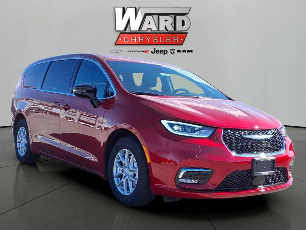 2026 Chrysler Pacifica Select's photo