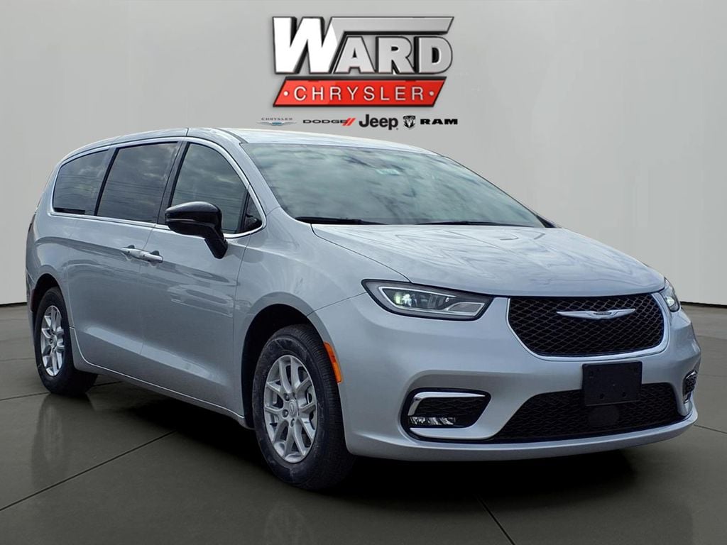 2026 Chrysler Pacifica Passenger Van 