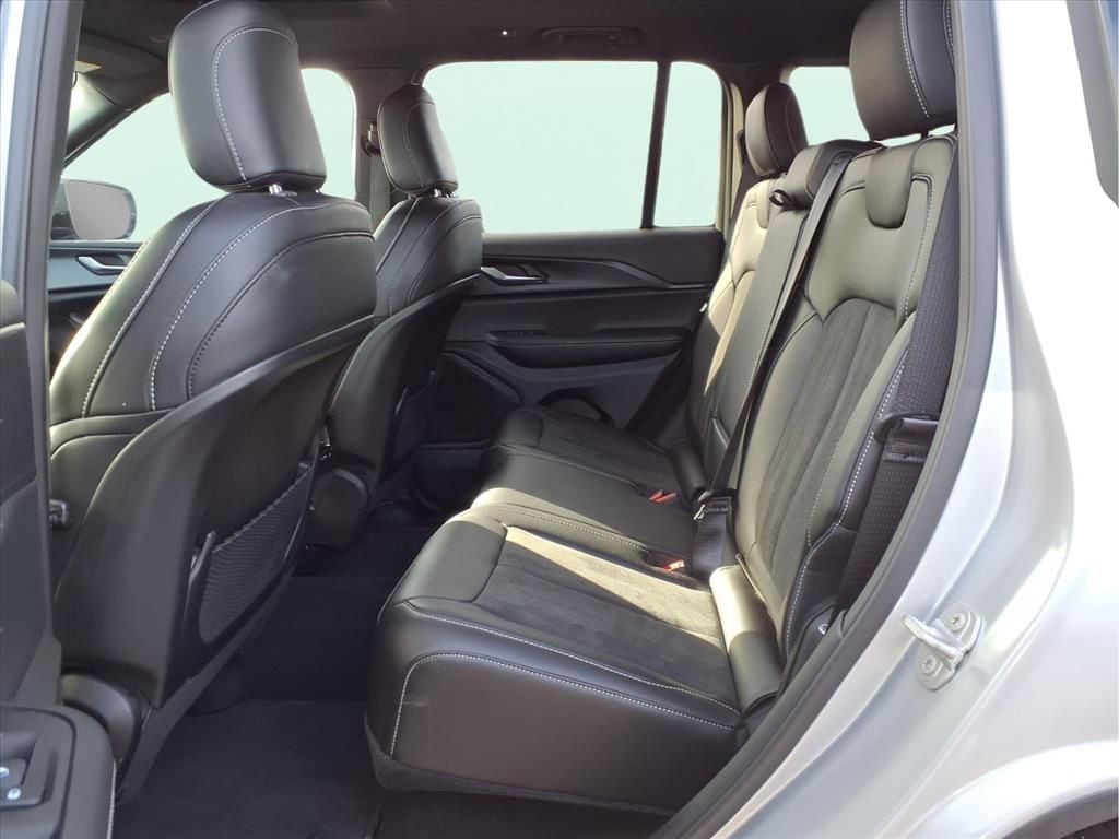 2025 Jeep Grand Cherokee Altitude - Photo 16