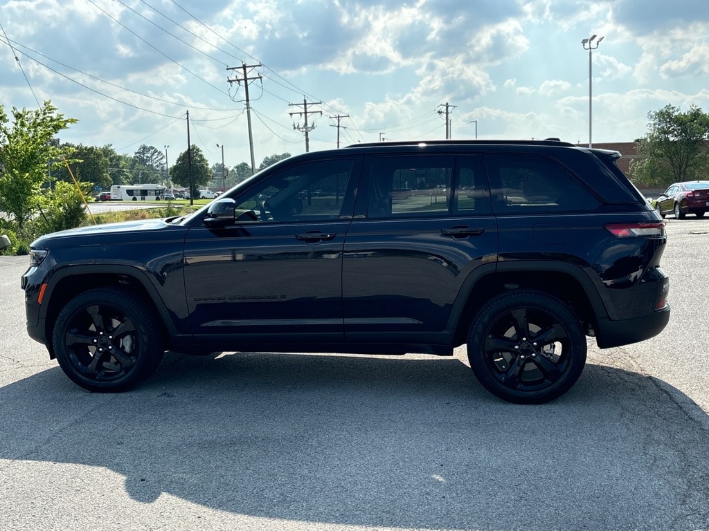 Used 2024 Jeep Grand Cherokee Limited with VIN 1C4RJHBG4RC702606 for sale in Carbondale, IL