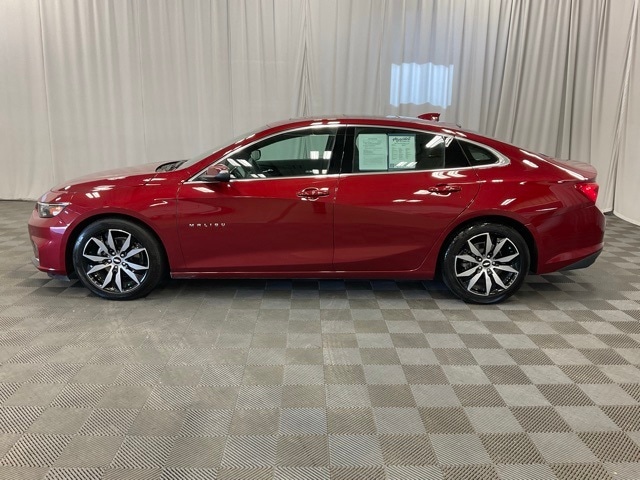 Used 2017 Chevrolet Malibu 1LT with VIN 1G1ZE5ST2HF141716 for sale in Moorhead, Minnesota