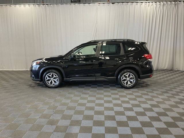 Used 2022 Subaru Forester Premium with VIN JF2SKADC3NH407401 for sale in Moorhead, Minnesota