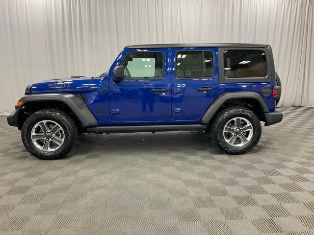 Used 2020 Jeep Wrangler Unlimited Willys with VIN 1C4HJXDNXLW170169 for sale in Moorhead, Minnesota