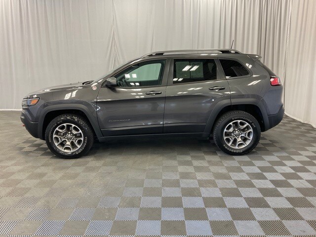 Used 2020 Jeep Cherokee Trailhawk with VIN 1C4PJMBX1LD633908 for sale in Moorhead, Minnesota