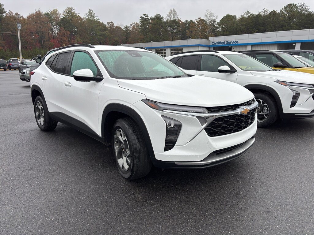 Used 2024 Chevrolet Trax LT SUV