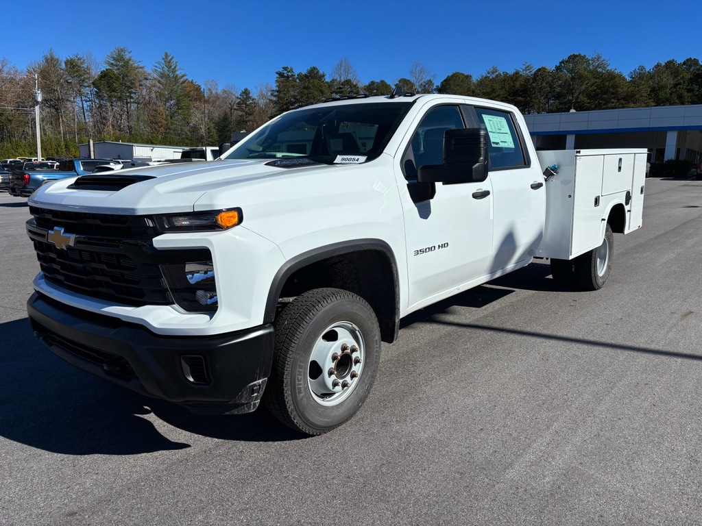 2025 Chevrolet Silverado HD WT's photo