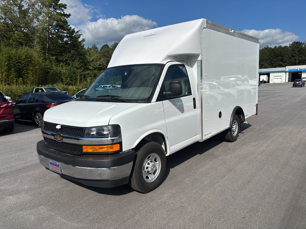 2025 Chevrolet Express Cutaway Base's photo