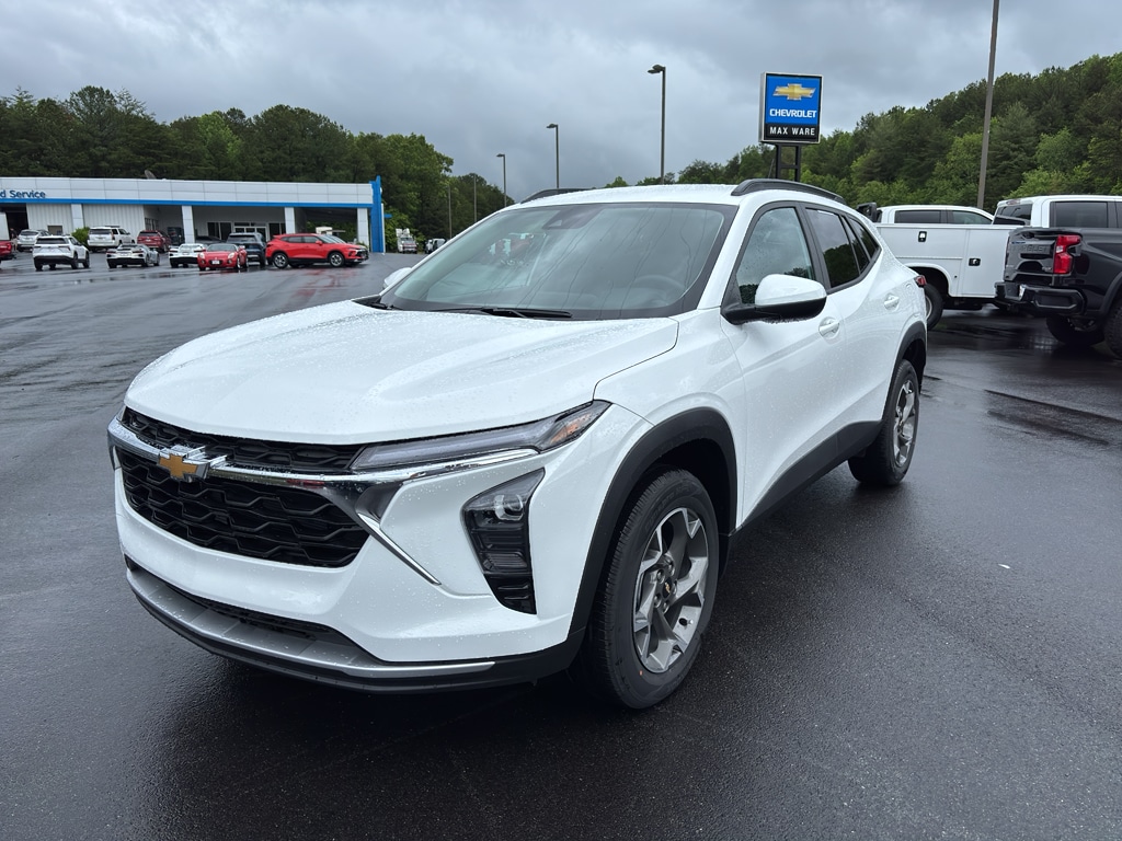 Used 2025 Chevrolet Trax LT SUV