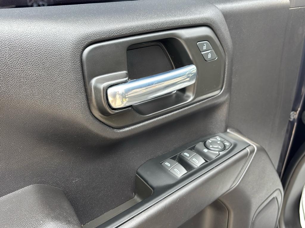 2023 Chevrolet Silverado 1500 Custom - Photo 13