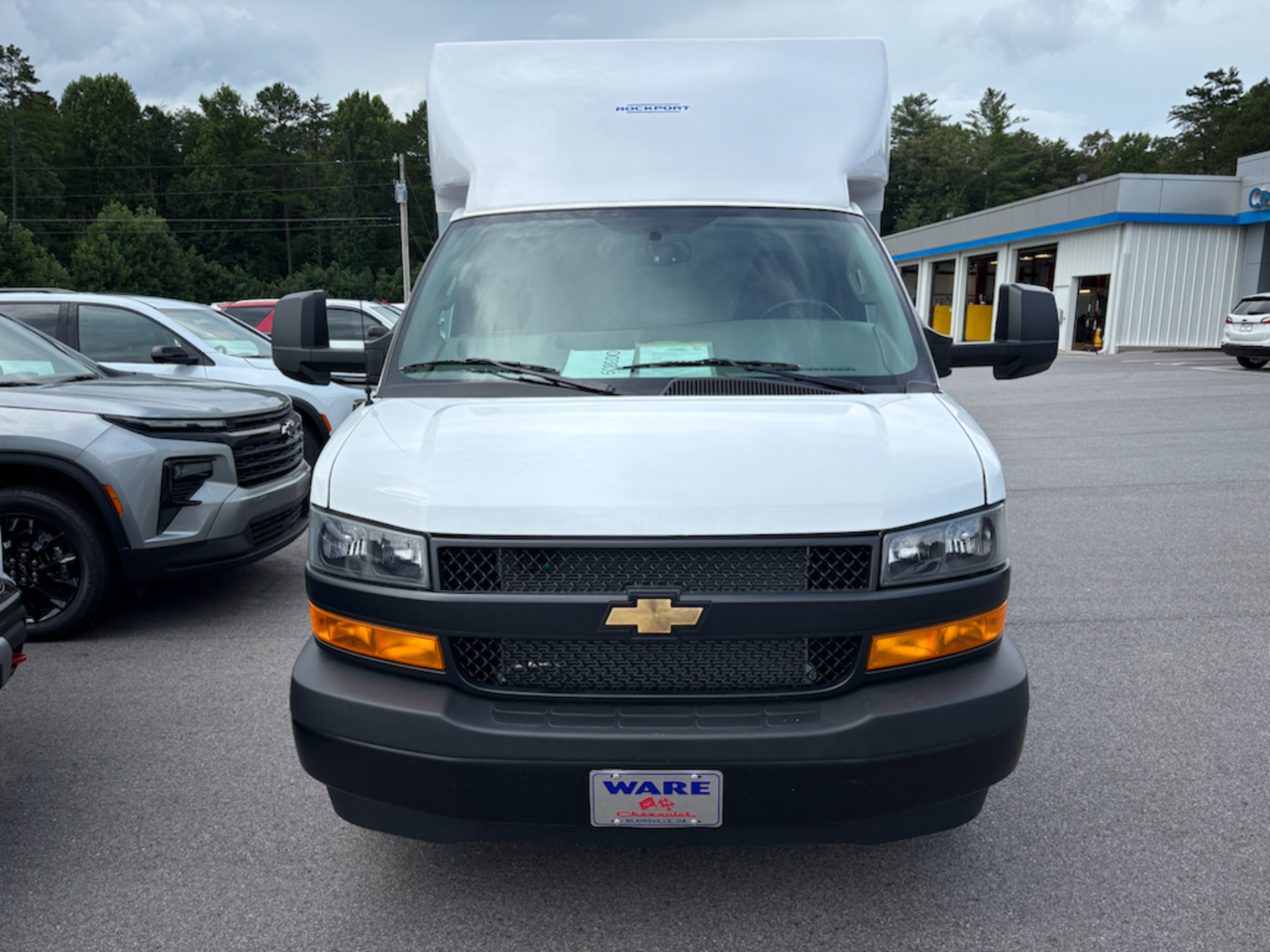 2026 Chevrolet Express Cutaway Base