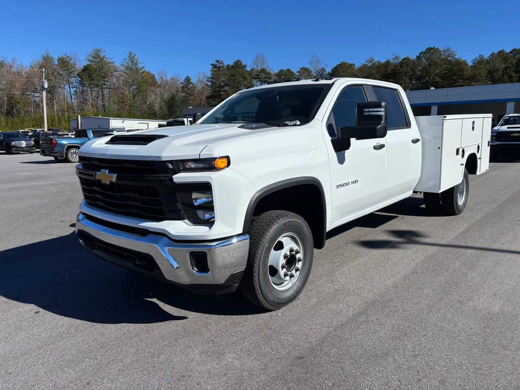 2025 Chevrolet Silverado HD WT's photo