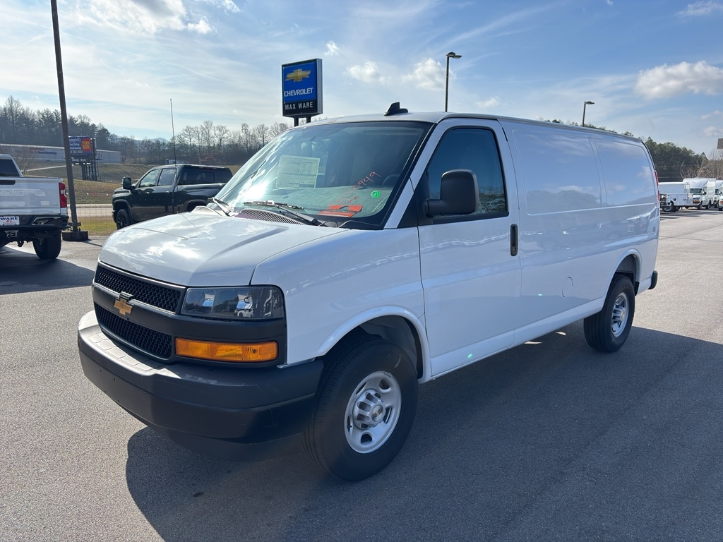 2025 Chevrolet Express Cargo Work Van's photo