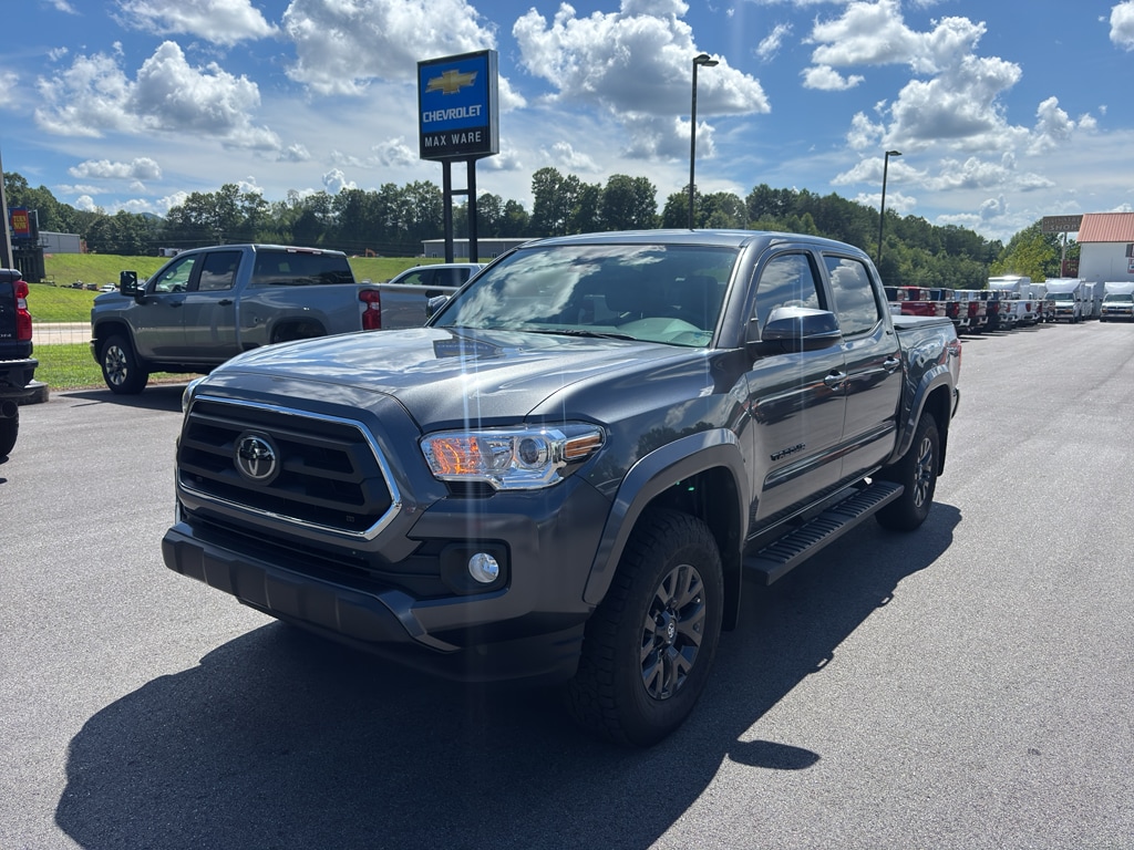 2022 Toyota Tacoma SR5's photo