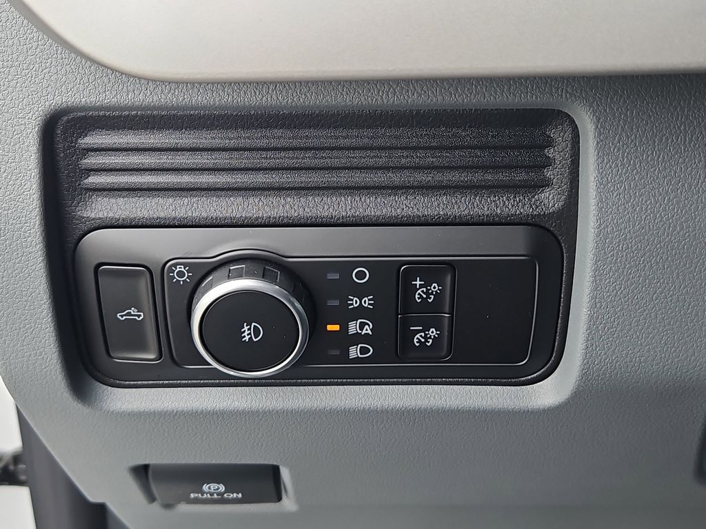 2026 Ford F-350 Super Duty XL - Photo 8