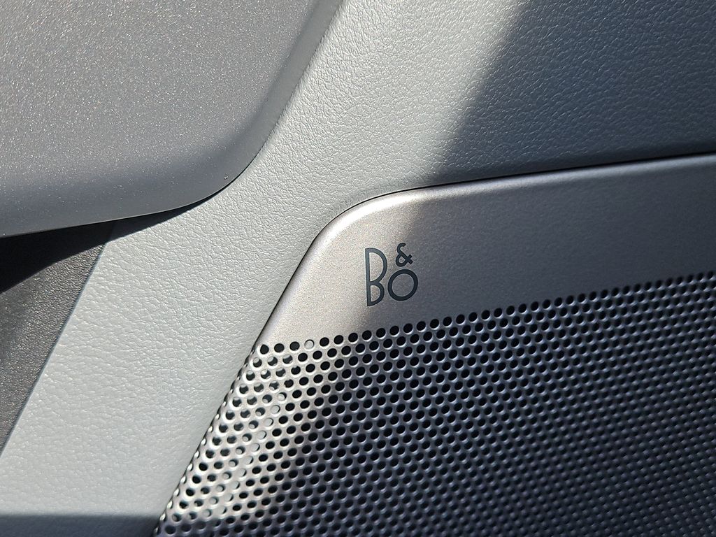 2025 Ford F-150 Lightning Flash - Photo 10