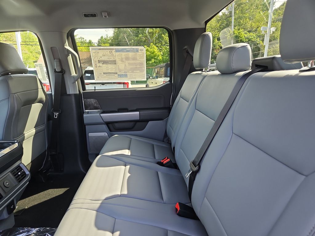 2025 Ford F-150 Lightning Flash - Photo 21