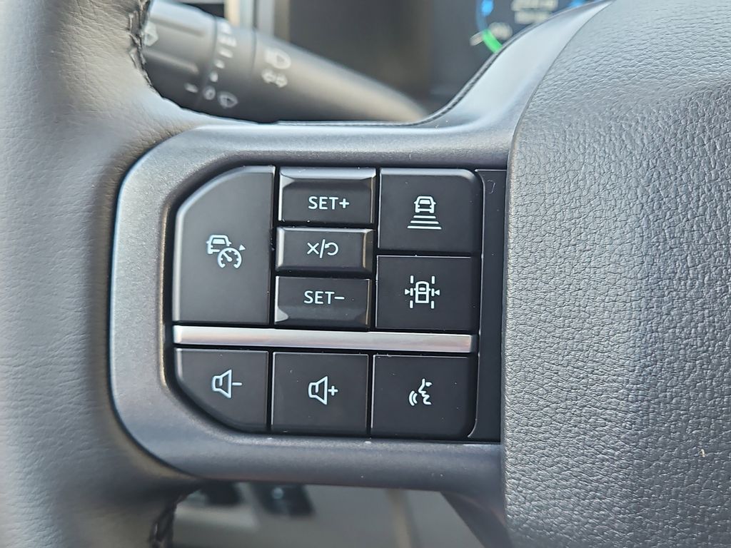 2025 Ford F-150 Lightning Flash - Photo 15