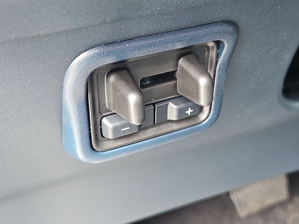 2026 Ford Maverick XL - Photo 10
