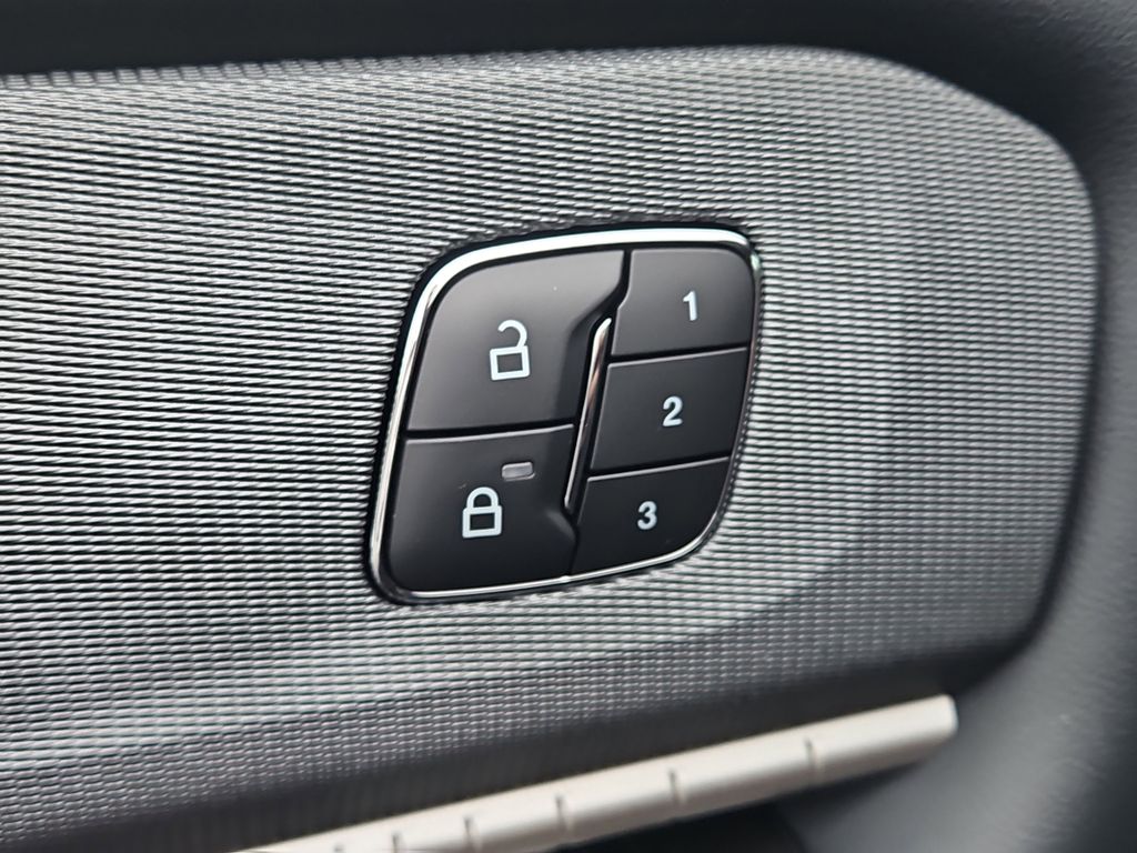2026 Ford Explorer ST - Photo 12