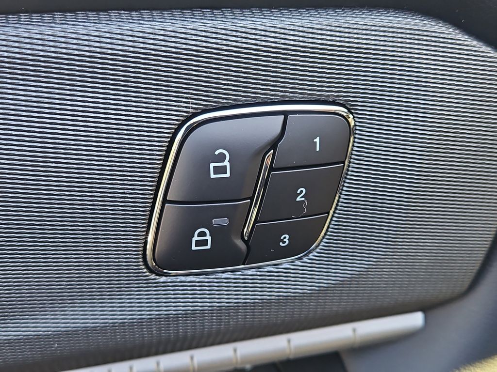 2026 Ford Explorer ST - Photo 12