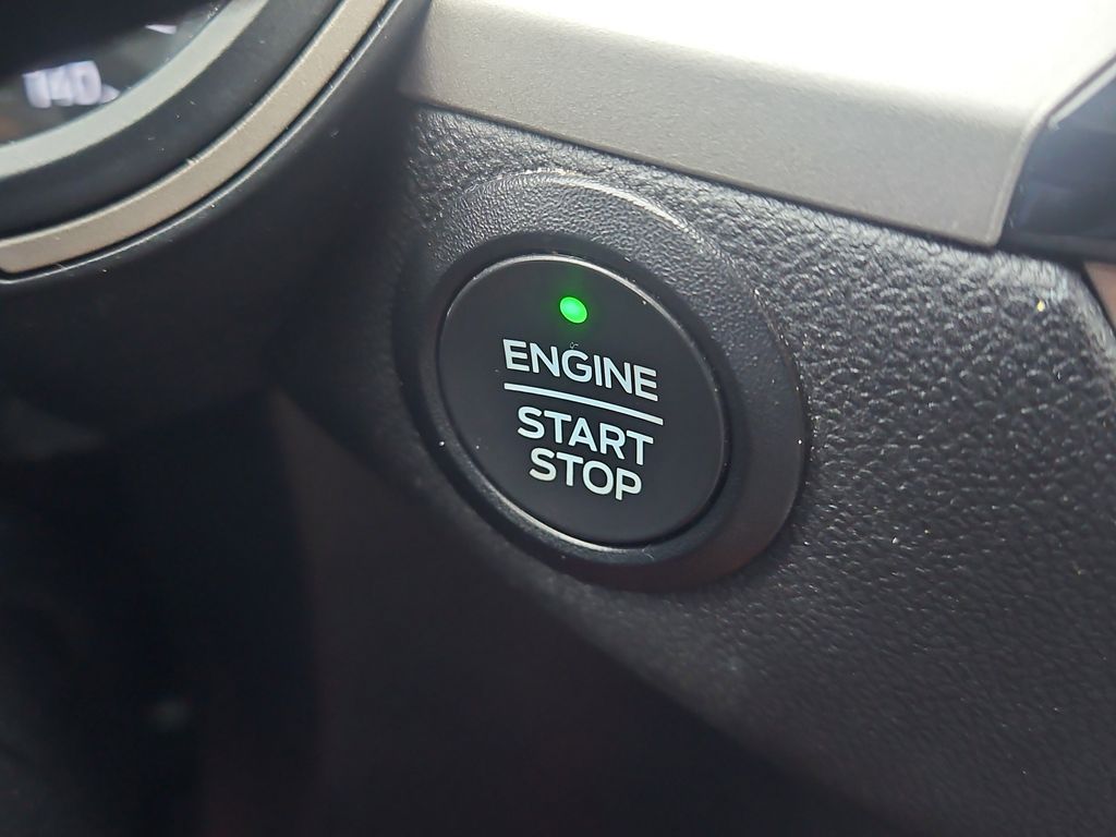 2022 Ford Escape SE - Photo 16