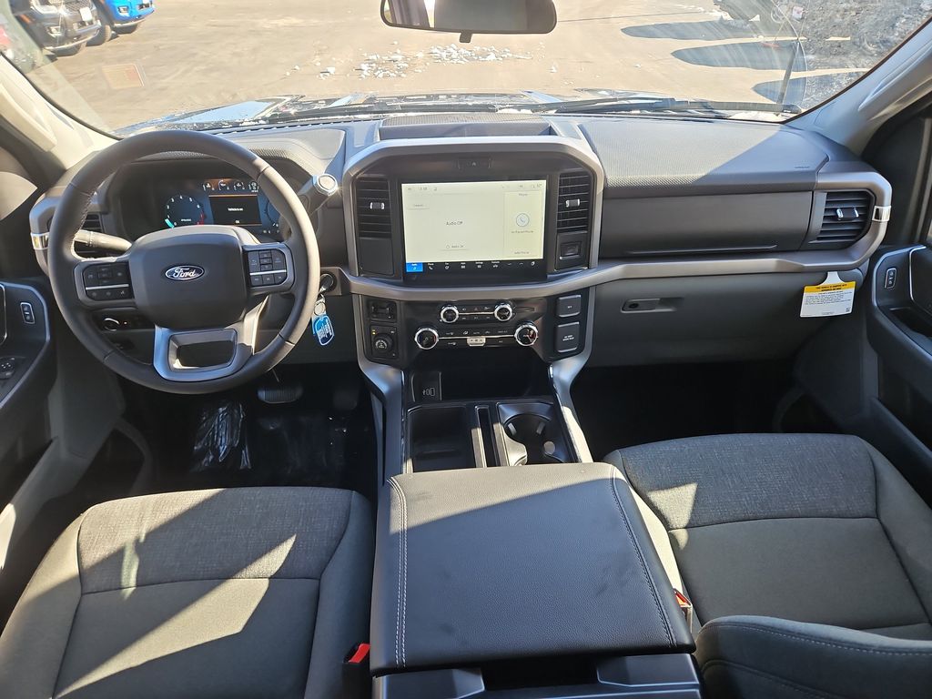 2026 Ford F-150 XLT - Photo 2