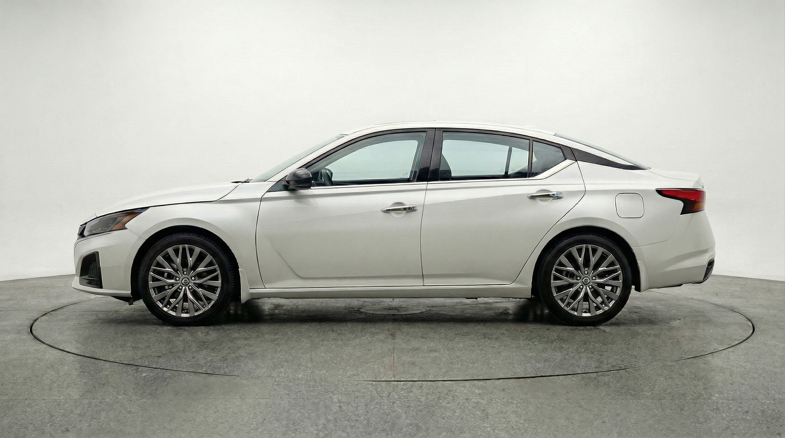 Thumbnail: 2025 Nissan Altima - 4