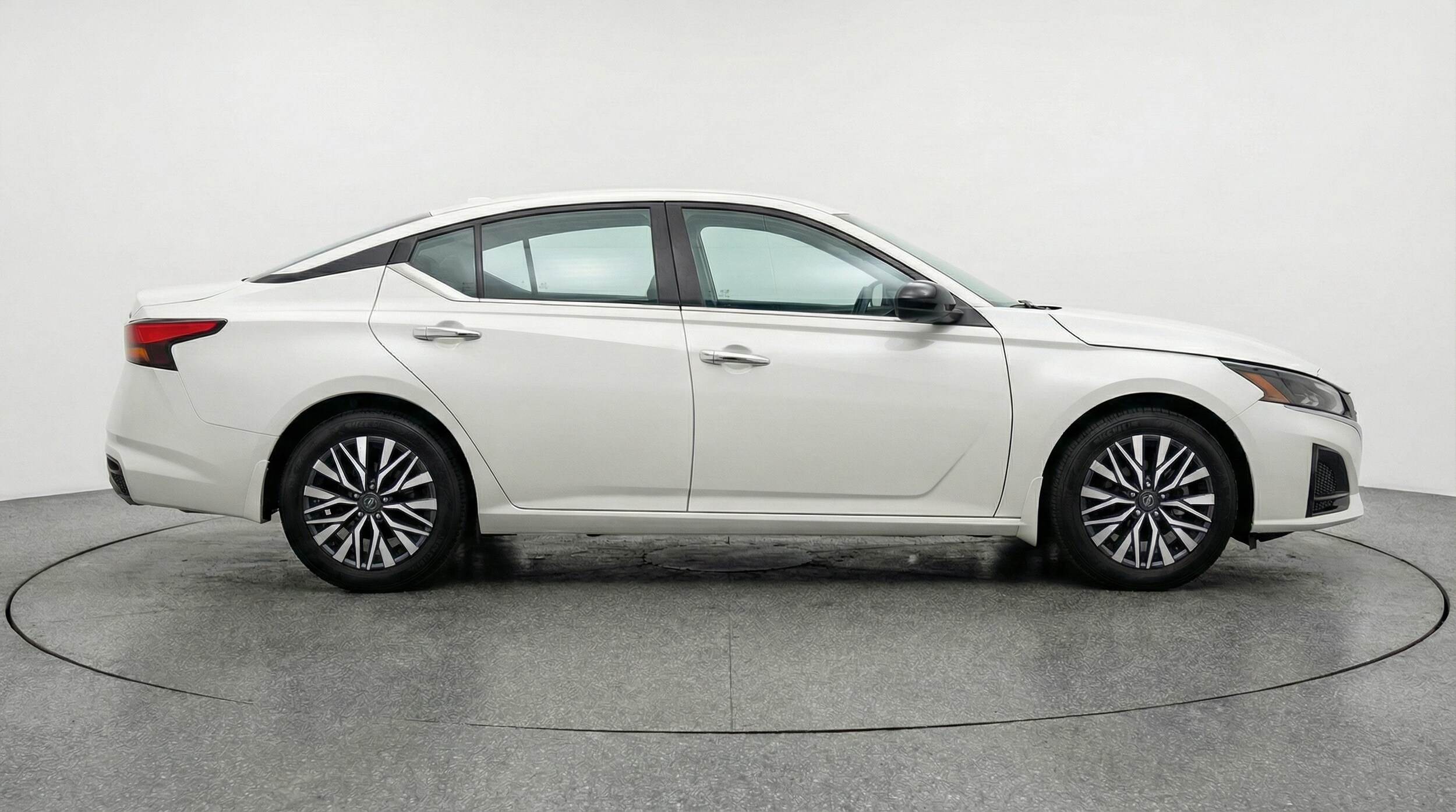 Thumbnail: 2025 Nissan Altima - 8