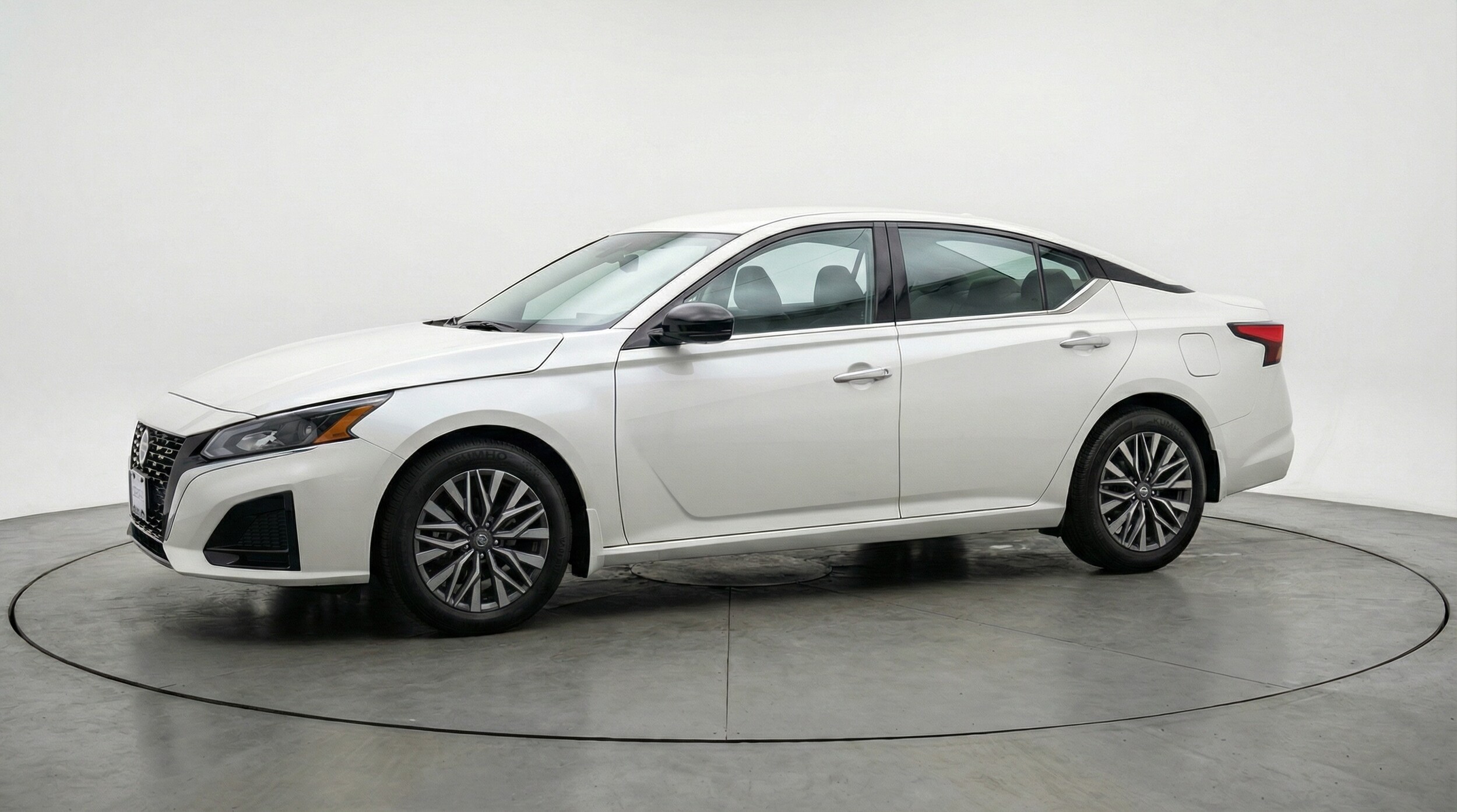 Thumbnail: 2025 Nissan Altima - 3