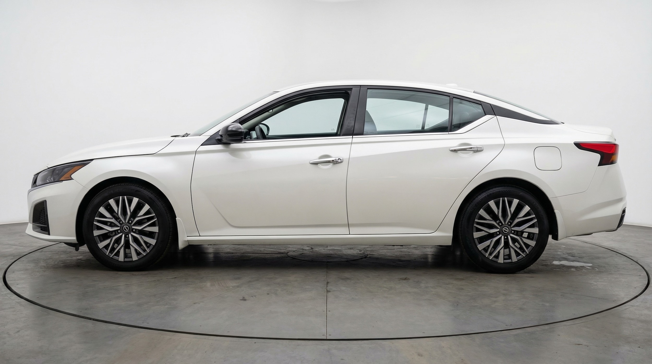 Thumbnail: 2025 Nissan Altima - 4