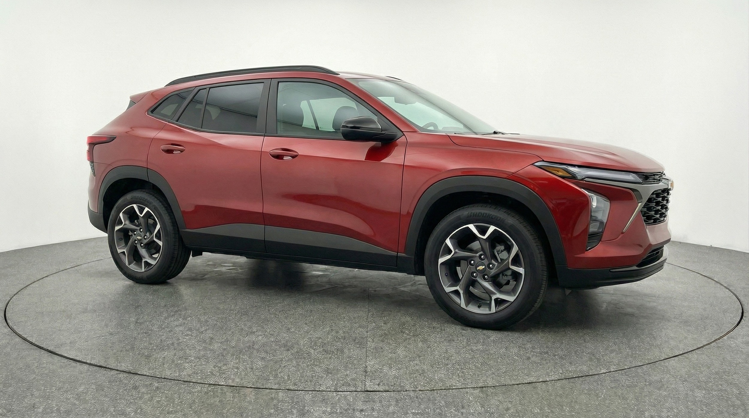 Thumbnail: 2025 Chevrolet Trax - 3