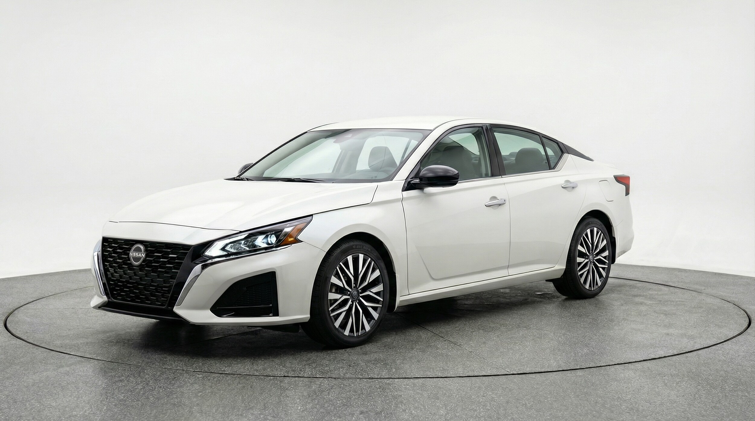 Thumbnail: 2025 Nissan Altima - 3